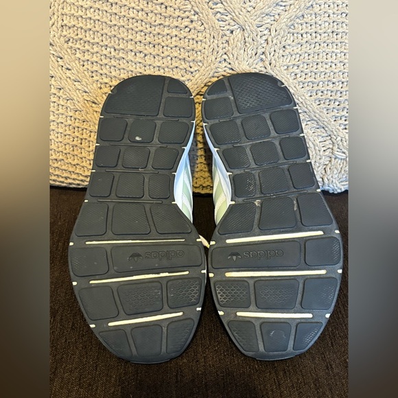Adidas White and Light Green Running Shoes talla 6 U.S. - Picture 10 of 12